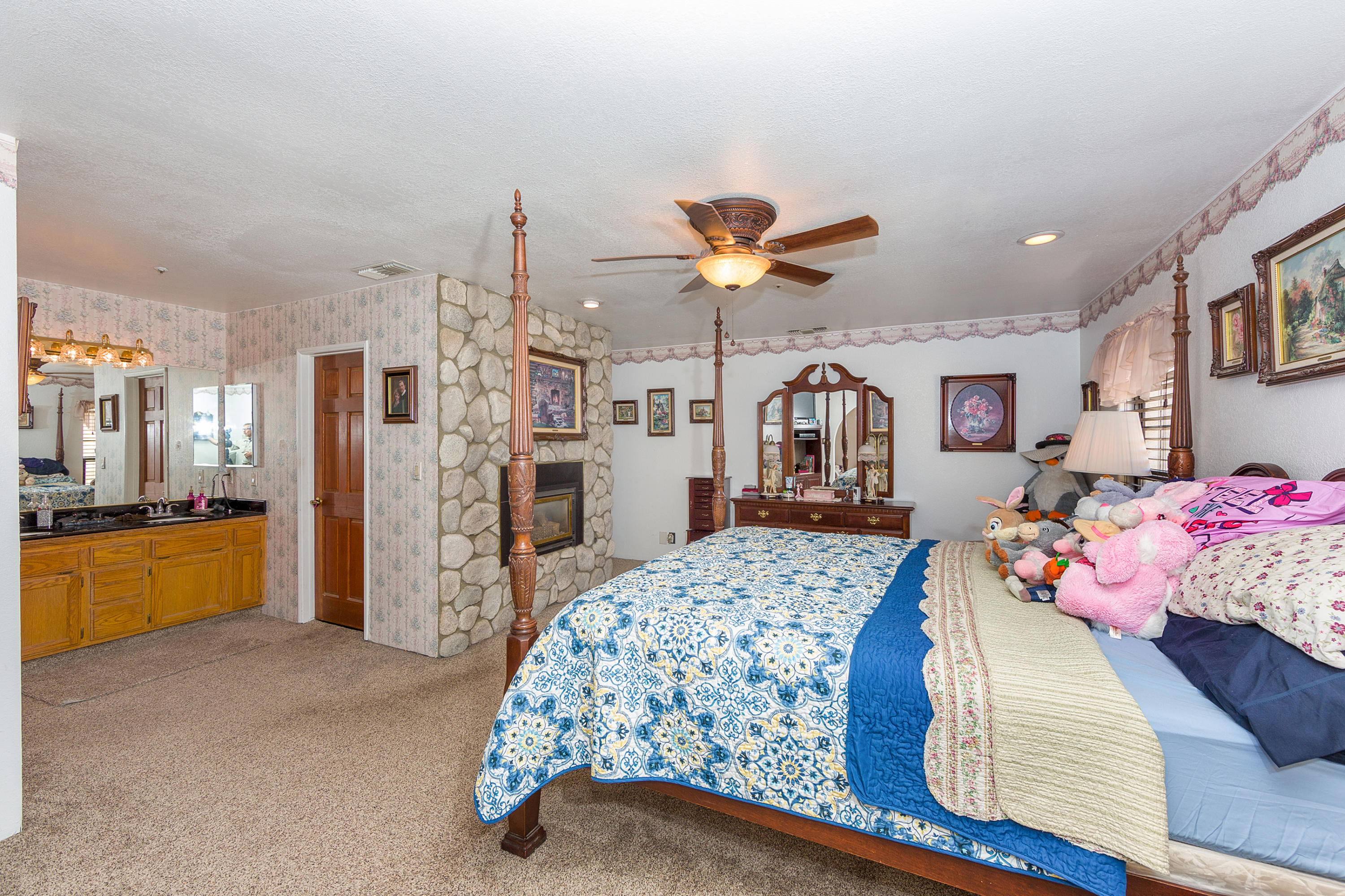 770 East Carson Mesa Road Palmdale, CA 93550 - Photo 10 of 33 011_Master Bedroom