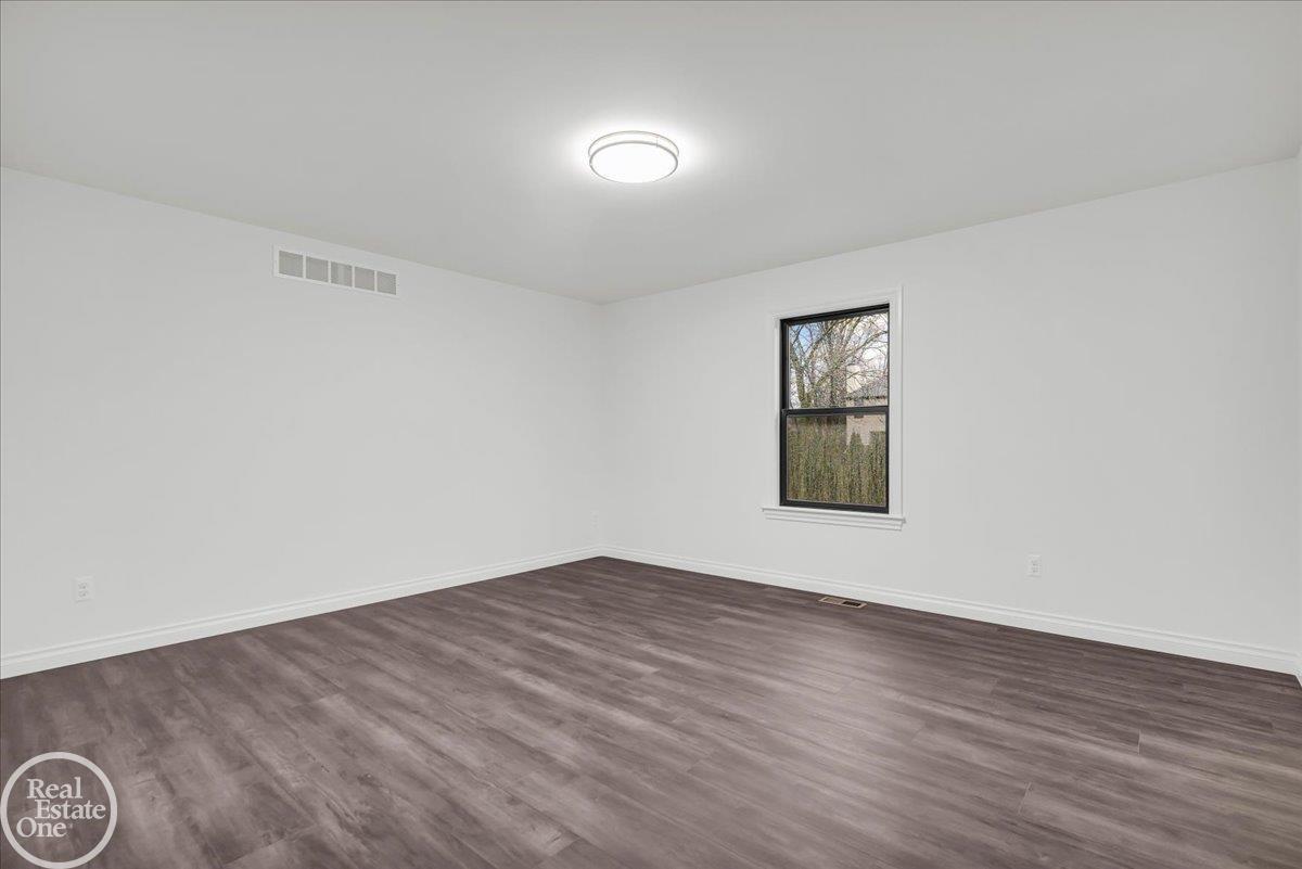 1831 Riley Road St. Clair, MI 48079 - Photo 10 of 24 50144777-8852f624-206d-4502-bf36-dffd03dfe7d6.JPG