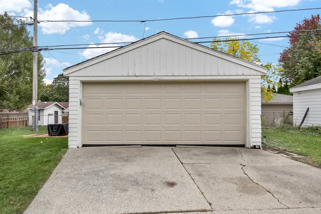 $274,900 | 2472 South 95th Street, West Allis, WI 53227