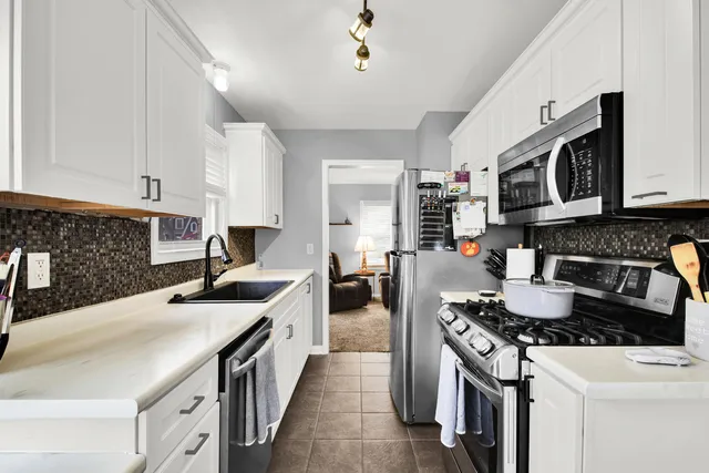 $274,900 | 2472 South 95th Street, West Allis, WI 53227