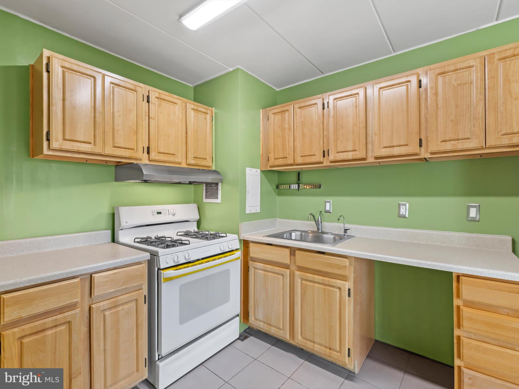 1802 Metzerott Road, Unit 403 Hyattsville, MD 20783 - Photo 15 of 30 Gallery Image 15