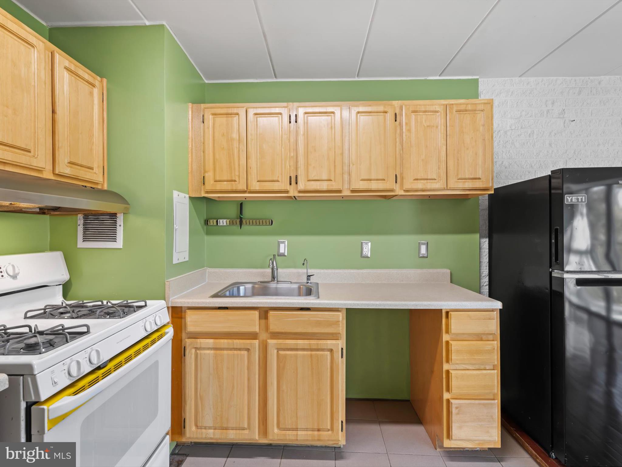 1802 Metzerott Road, Unit 403 Hyattsville, MD 20783 - Photo 17 of 30 Gallery Image 17