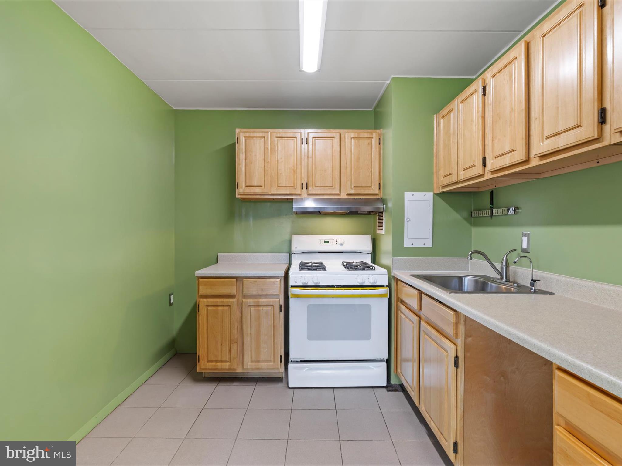 1802 Metzerott Road, Unit 403 Hyattsville, MD 20783 - Photo 18 of 30 Gallery Image 18