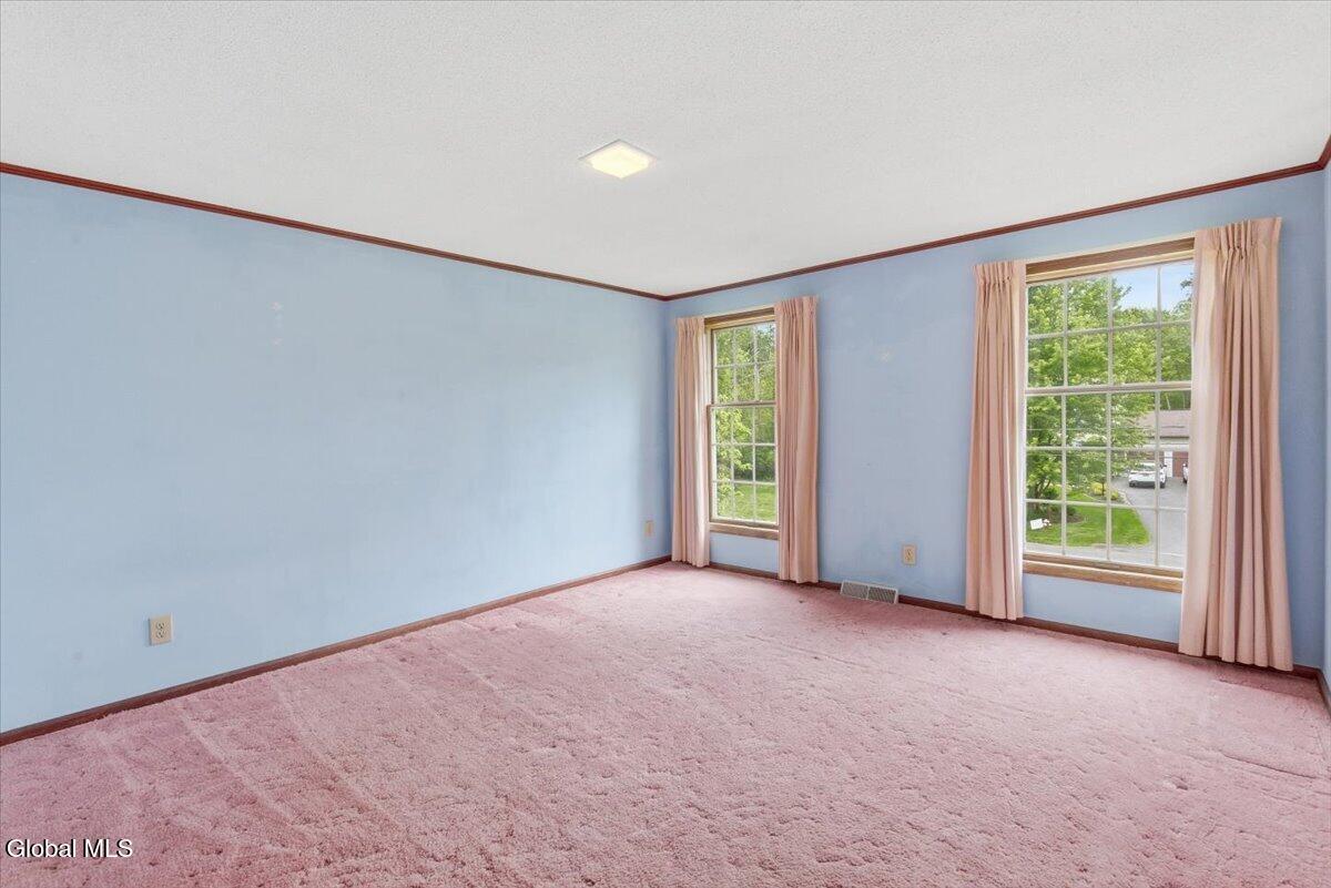 908 Mohegan Road Niskayuna, NY 12309 - Photo 25 of 40 24-018_MW2_0359