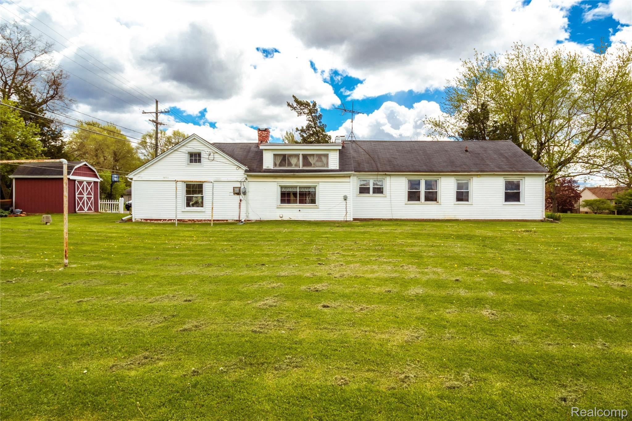 3026 West Oregon Road Lapeer, MI 48446 - Photo 27 of 31 Rear.jpg