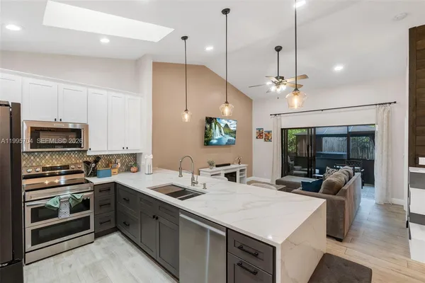 $3,800 | 4220 Grove Park Lane, Unit 1, Boynton Beach, FL 33436