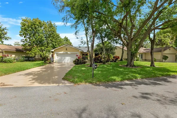 $3,800 | 4220 Grove Park Lane, Unit 1, Boynton Beach, FL 33436