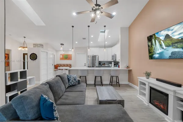 $3,800 | 4220 Grove Park Lane, Unit 1, Boynton Beach, FL 33436