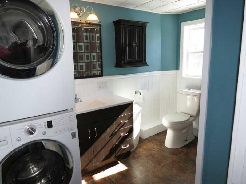 13 Pine Point Road Scarborough, ME 04074 - Photo 27 of 35 Bathroom.