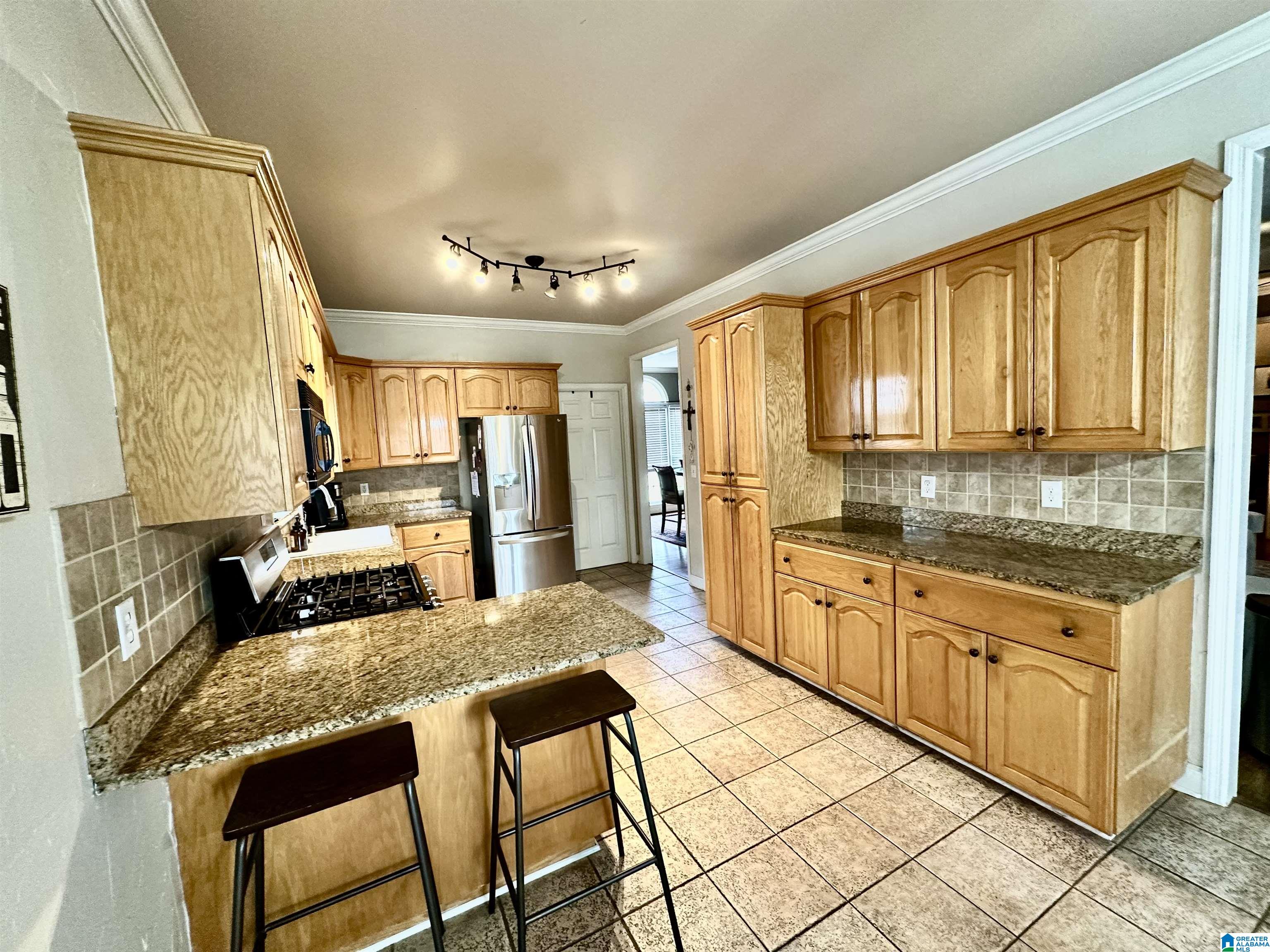 1908 Green Leaf Circle Birmingham, AL 35244 - Photo 7 of 29