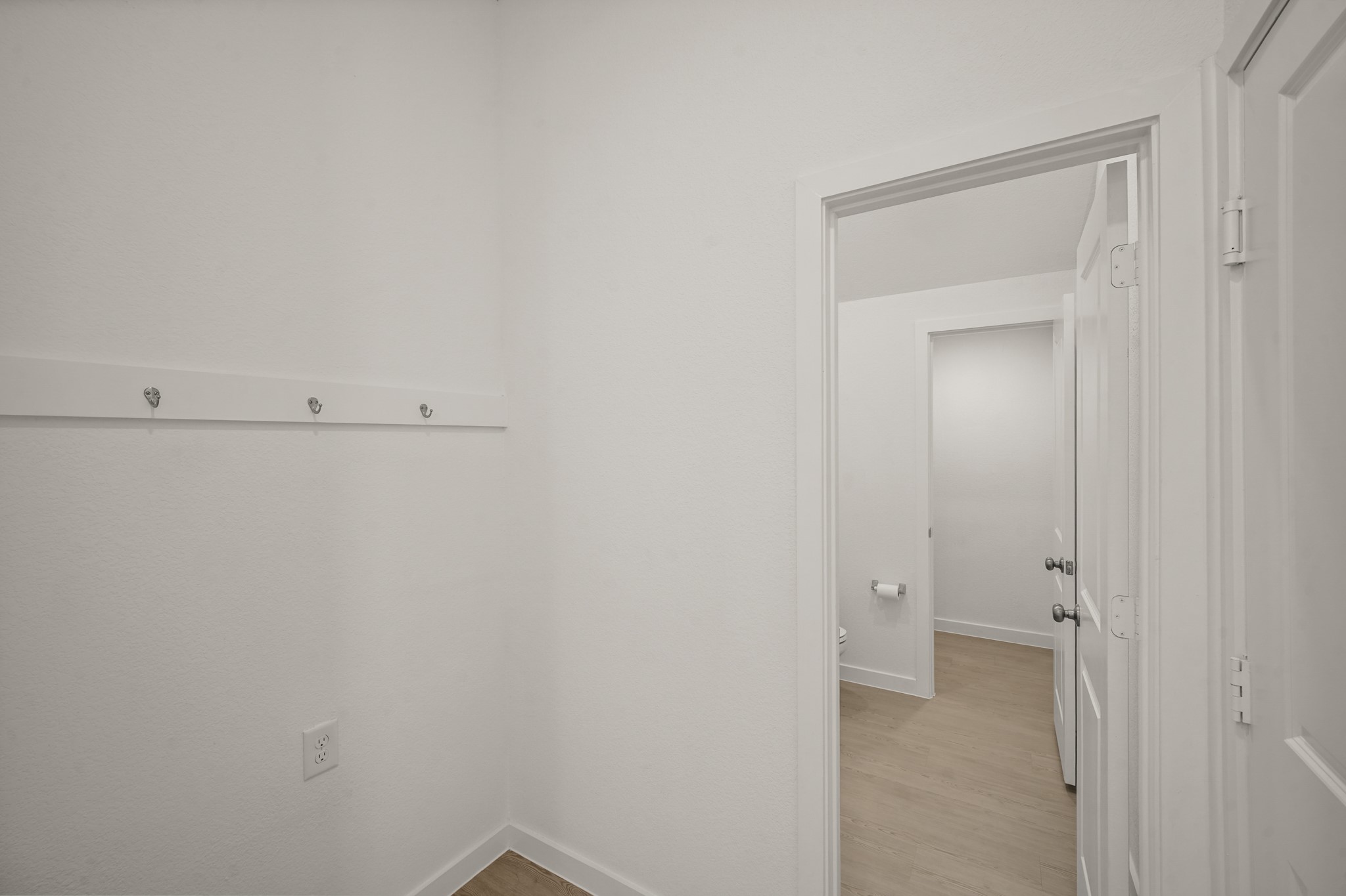 2207 Diagonal Lane Houston, TX 77051 - Photo 31 of 36 a view of room