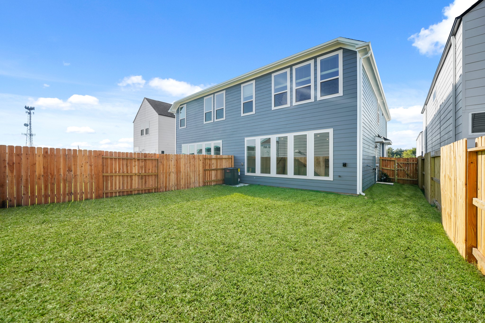 2207 Diagonal Lane Houston, TX 77051 - Photo 35 of 36 a view of a house with backyard