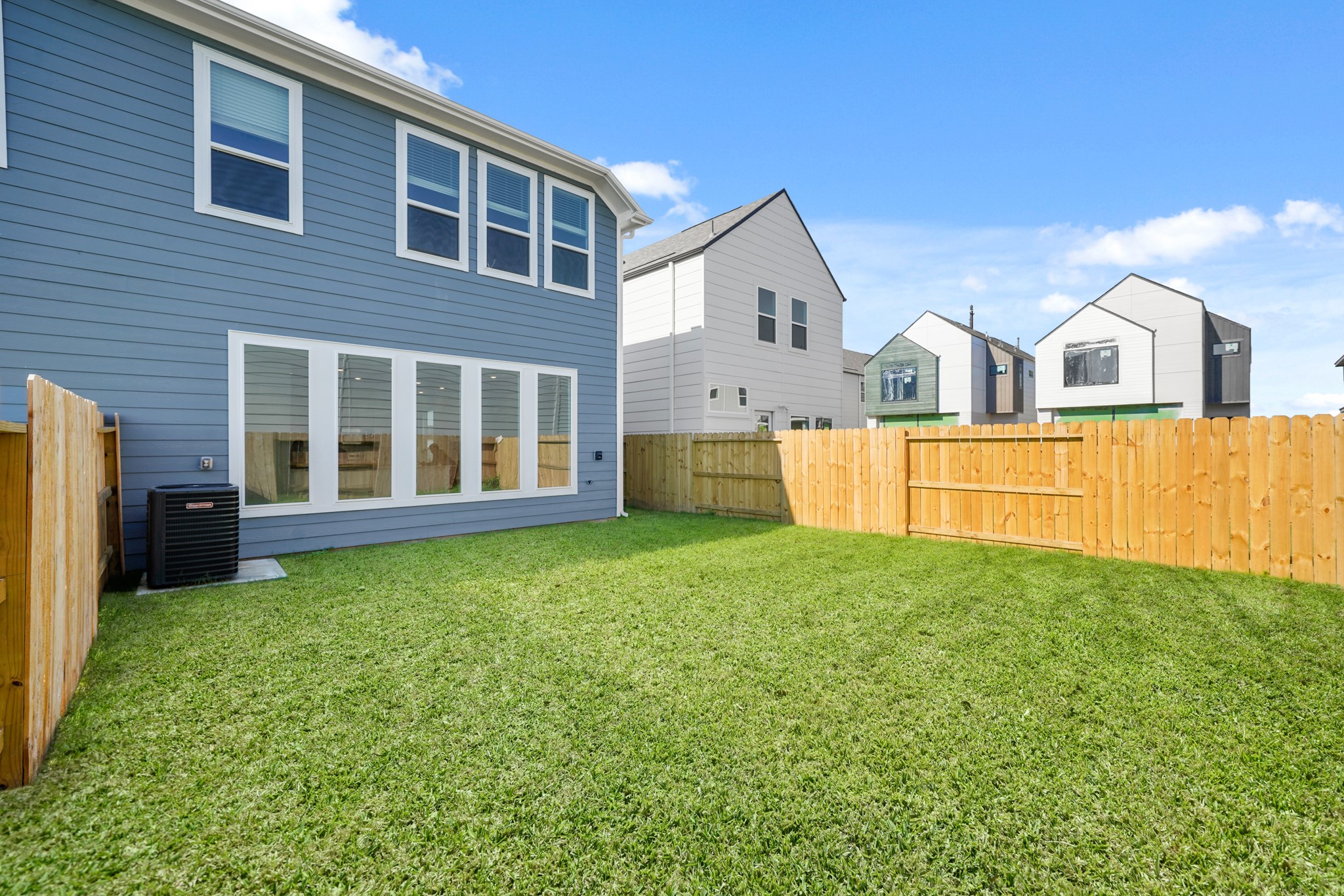 2207 Diagonal Lane Houston, TX 77051 - Photo 36 of 36 a view of a house with backyard and garden
