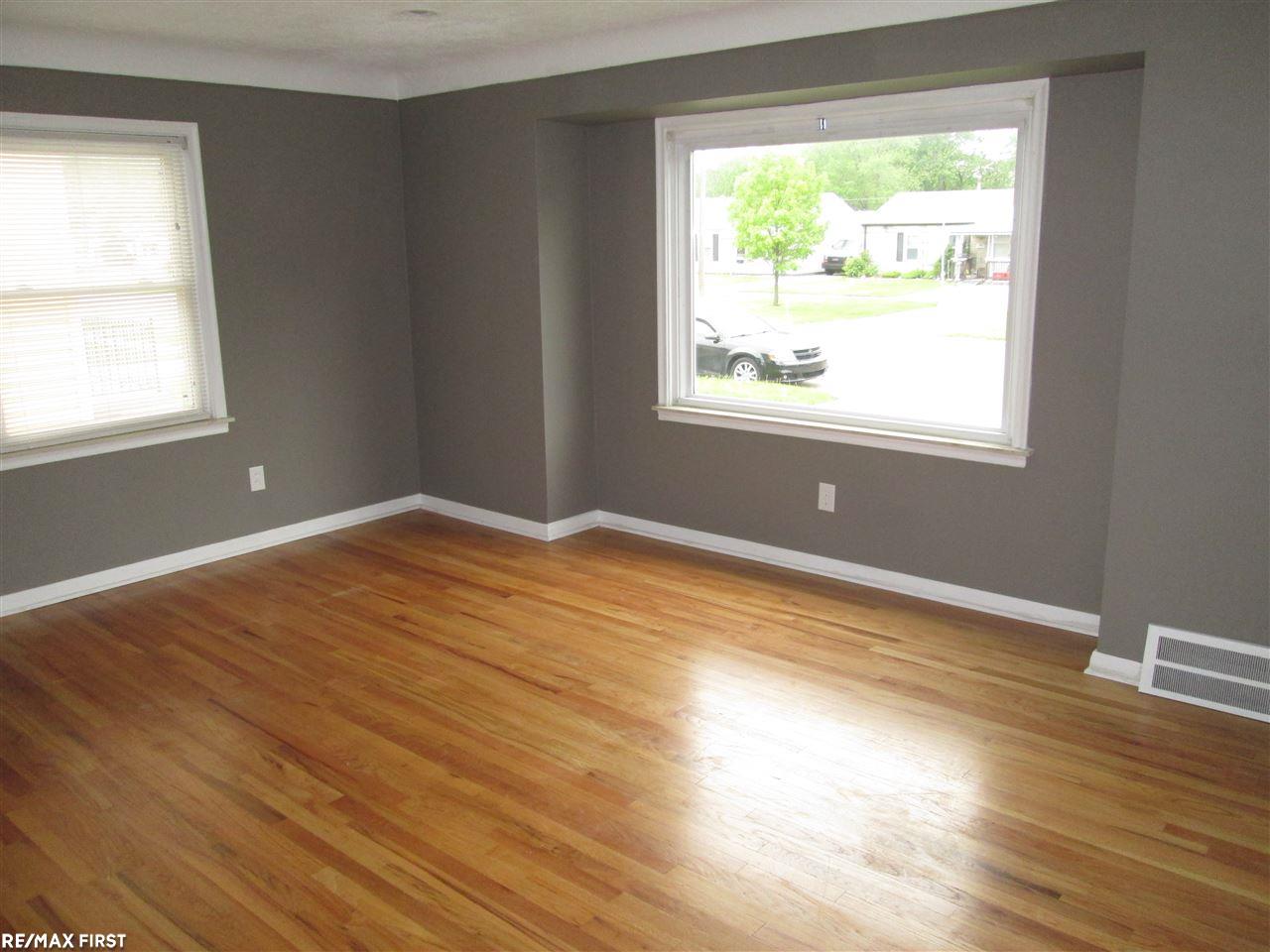 25850 Hayes Road Roseville, MI 48066 - Photo 7 of 24 31320684-6.JPG