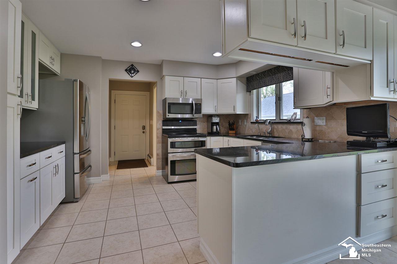 2940 Gruber Road Monroe, MI 48162 - Photo 6 of 26