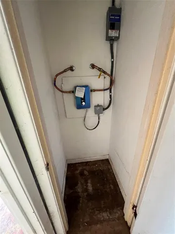 a bathroom with a bath tub