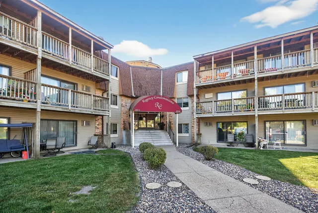 $92,000 | 2005 East 122nd Street, Unit A7, Burnsville, MN 55337