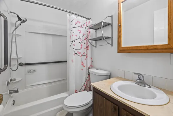 $92,000 | 2005 East 122nd Street, Unit A7, Burnsville, MN 55337