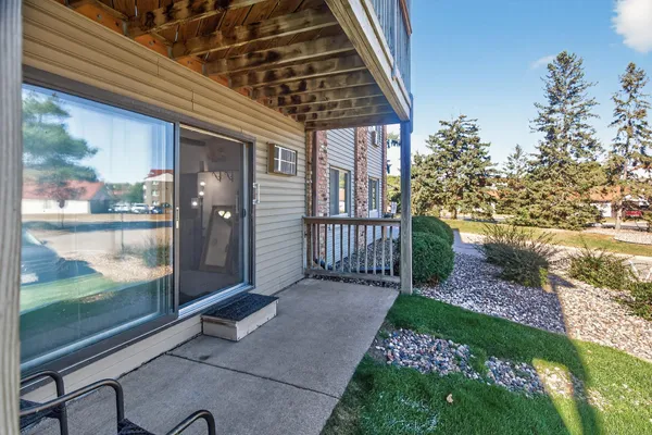 $92,000 | 2005 East 122nd Street, Unit A7, Burnsville, MN 55337