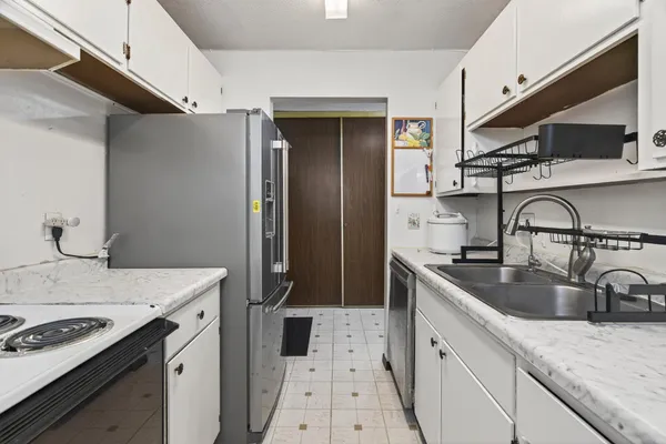 $92,000 | 2005 East 122nd Street, Unit A7, Burnsville, MN 55337