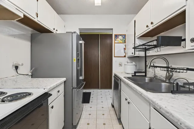 $92,000 | 2005 East 122nd Street, Unit A7, Burnsville, MN 55337