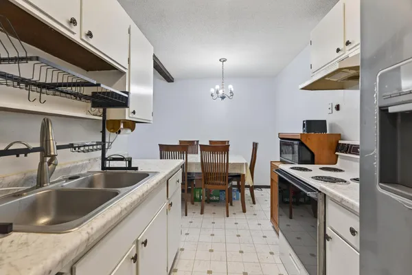 $92,000 | 2005 East 122nd Street, Unit A7, Burnsville, MN 55337