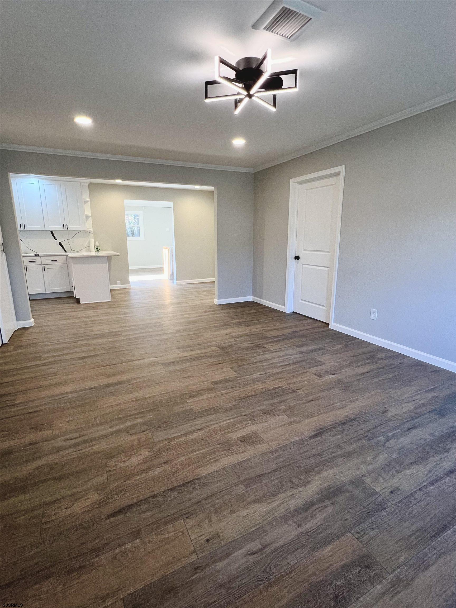 10 Franklin Drive Somers Point, NJ 08244 - Photo 3 of 30