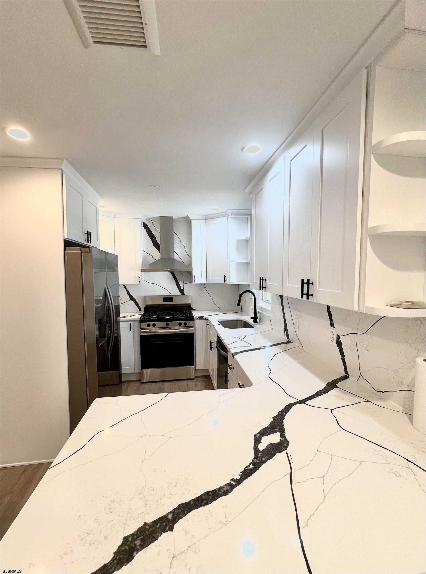 10 Franklin Drive Somers Point, NJ 08244 - Photo 5 of 30