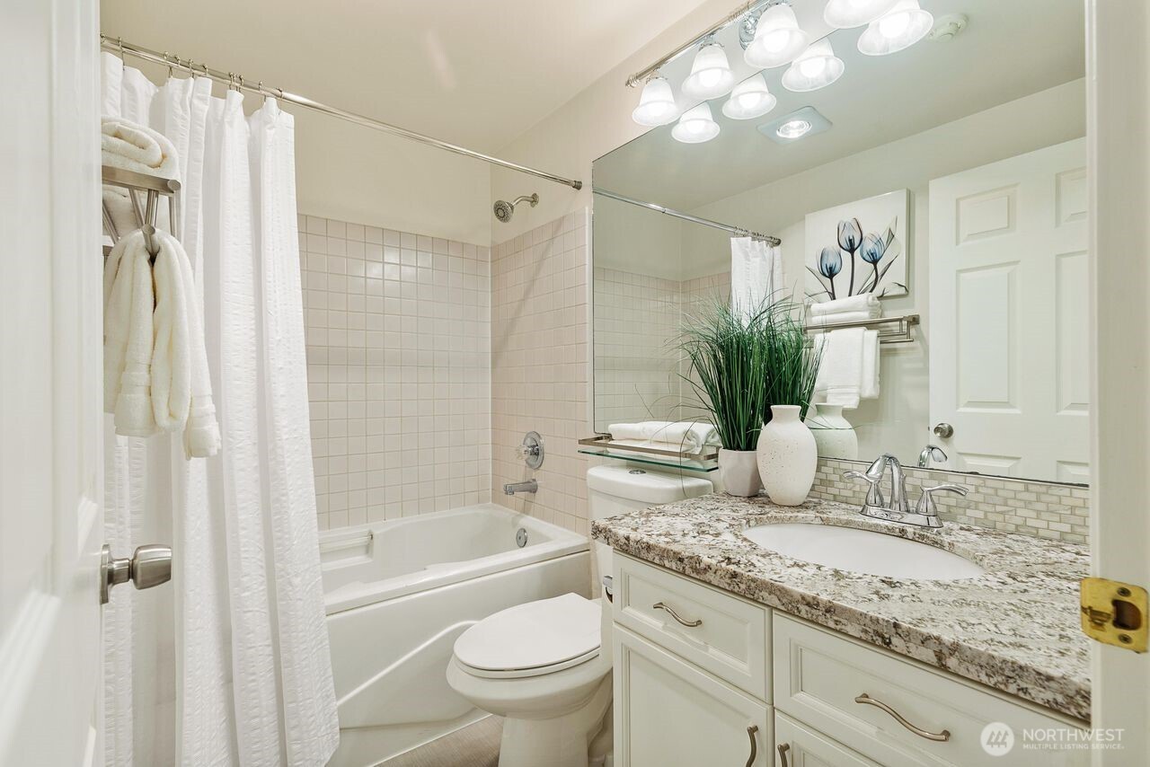 10909 Avondale Road Northeast, Unit P161 Redmond, WA 98052 - Photo 14 of 18