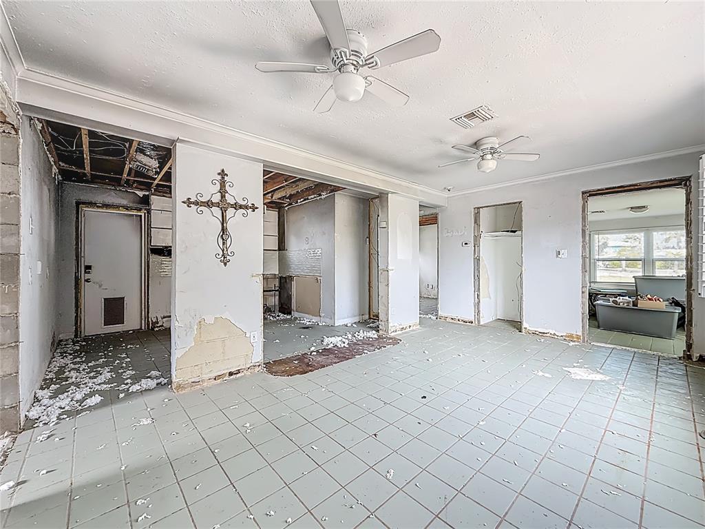 18012 4th Street East Redington Shores, FL 33708 - Photo 19 of 52