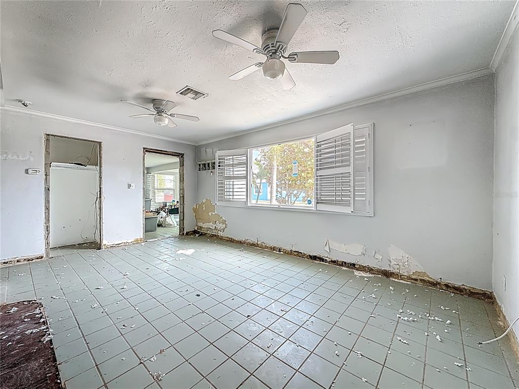 18012 4th Street East Redington Shores, FL 33708 - Photo 20 of 52