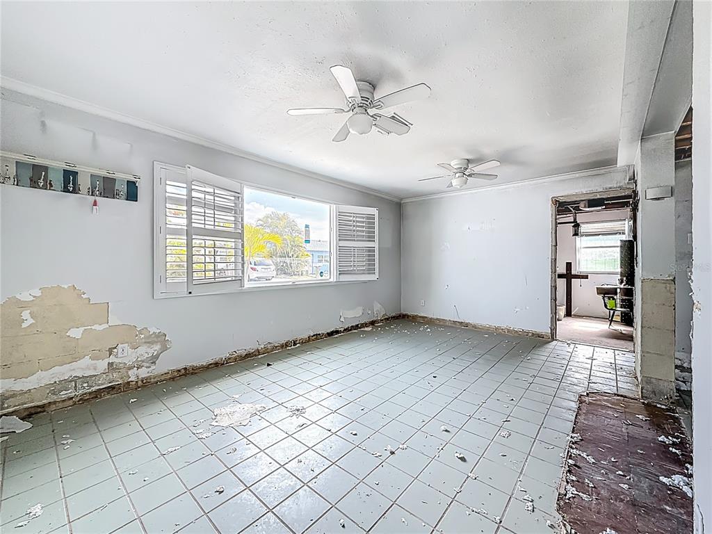 18012 4th Street East Redington Shores, FL 33708 - Photo 21 of 52