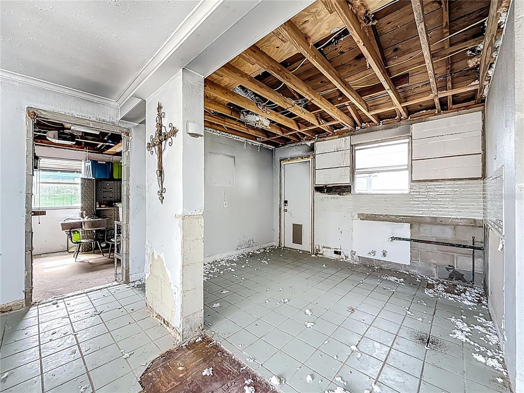 18012 4th Street East Redington Shores, FL 33708 - Photo 22 of 52