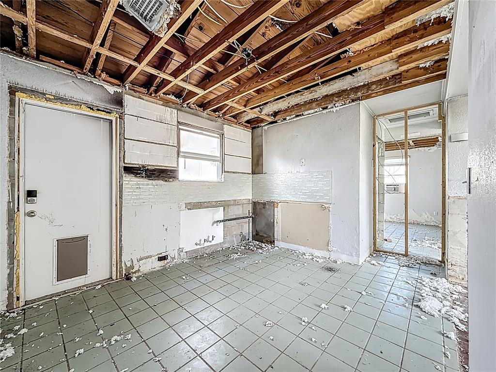 18012 4th Street East Redington Shores, FL 33708 - Photo 23 of 52