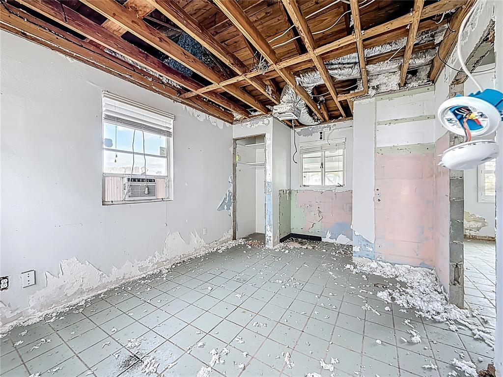 18012 4th Street East Redington Shores, FL 33708 - Photo 26 of 52