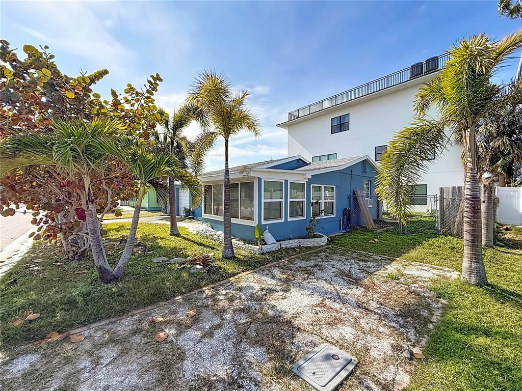 18012 4th Street East Redington Shores, FL 33708 - Photo 39 of 52