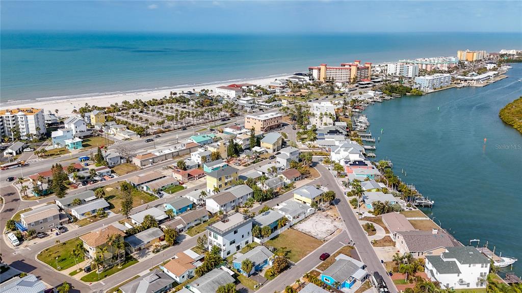 18012 4th Street East Redington Shores, FL 33708 - Photo 4 of 52