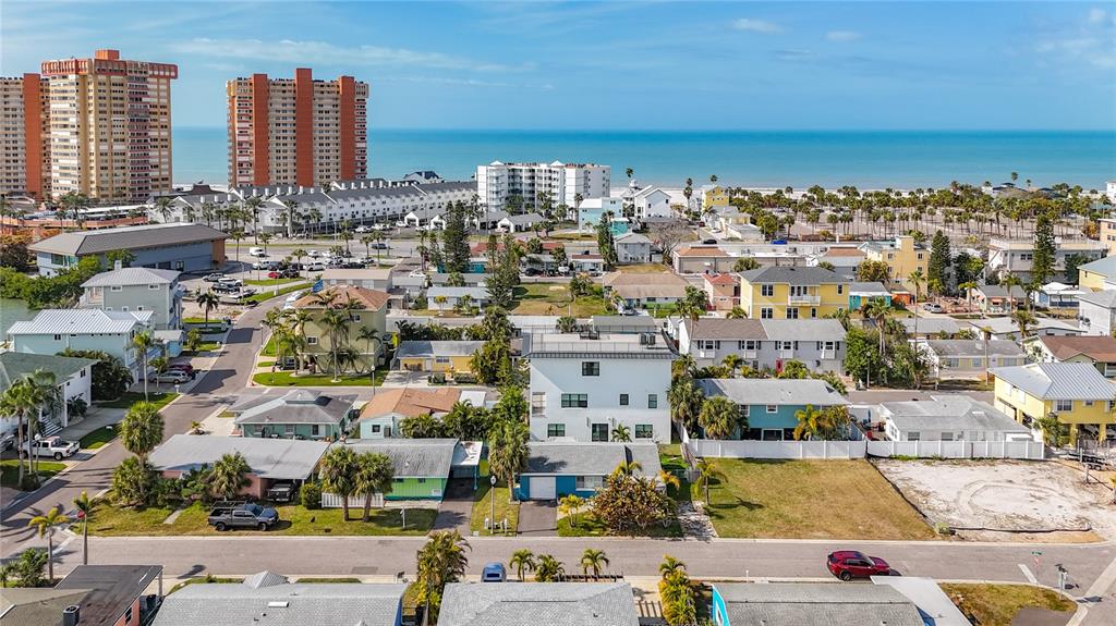 18012 4th Street East Redington Shores, FL 33708 - Photo 5 of 52