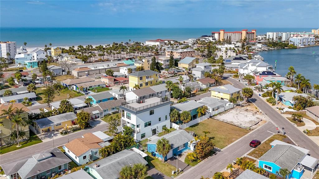 18012 4th Street East Redington Shores, FL 33708 - Photo 6 of 52