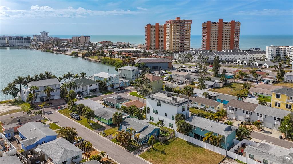 18012 4th Street East Redington Shores, FL 33708 - Photo 7 of 52