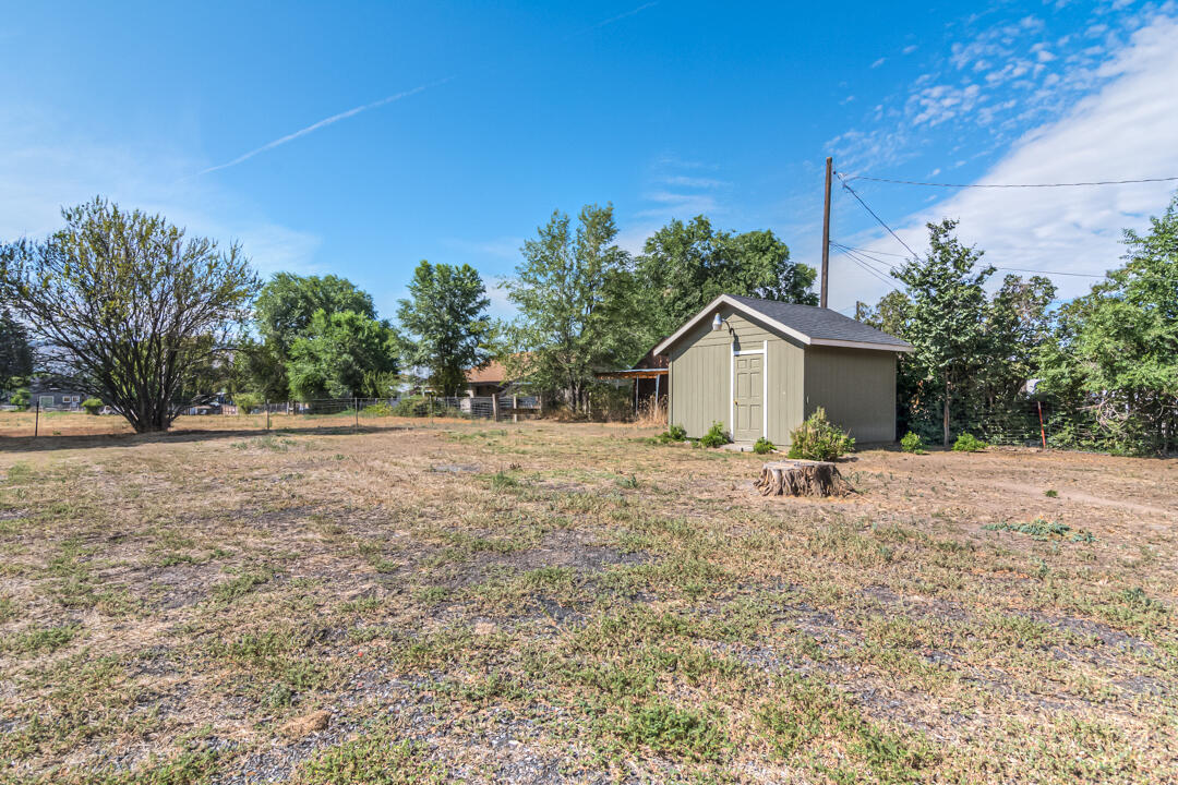 1902 Northeast Laughlin Road Prineville, OR 97754 - Photo 32 of 35 Storage shed