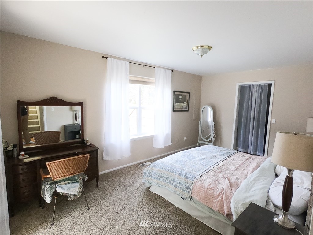 9527 185th Avenue Southwest Rochester, WA 98579 - Photo 14 of 25