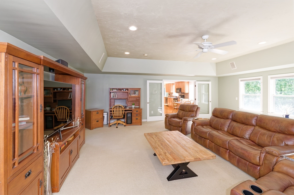 6 Chamberlain Road Uxbridge, MA 01569 - Photo 16 of 38