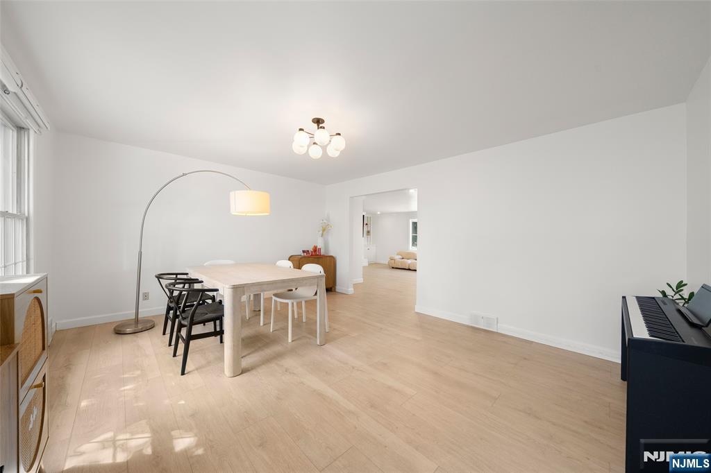 85 Park Avenue Cresskill, NJ 07626 - Photo 4 of 29