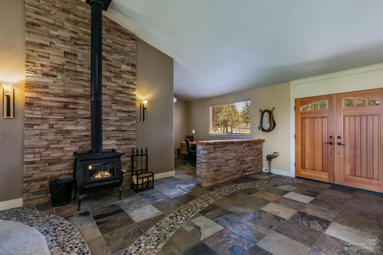 19129 Pinehurst Road Bend, OR 97703 - Photo 8 of 25 Additional Photo