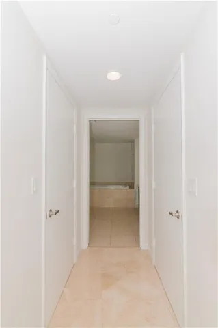 $1,050,000 | 465 Brickell Avenue, Unit BAY 419, Miami, FL 33131