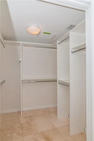 $1,050,000 | 465 Brickell Avenue, Unit BAY 419, Miami, FL 33131