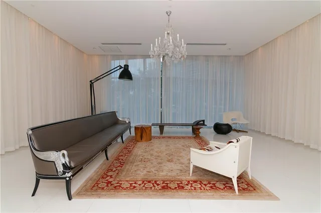 $1,050,000 | 465 Brickell Avenue, Unit BAY 419, Miami, FL 33131