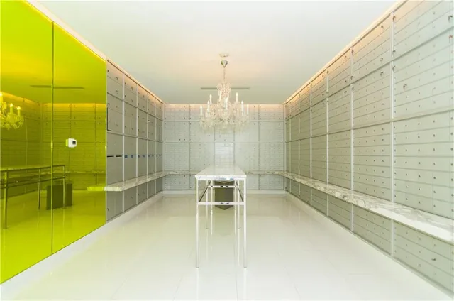 $1,050,000 | 465 Brickell Avenue, Unit BAY 419, Miami, FL 33131