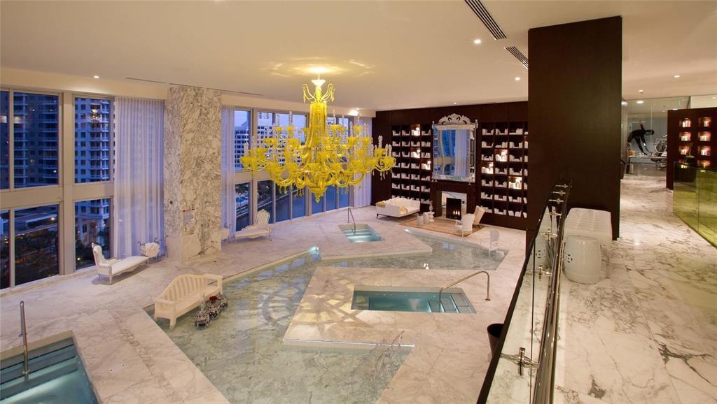 465 Brickell Avenue, Unit BAY 419 Miami, FL 33131 - Photo 47 of 54 a view of a living room with furniture